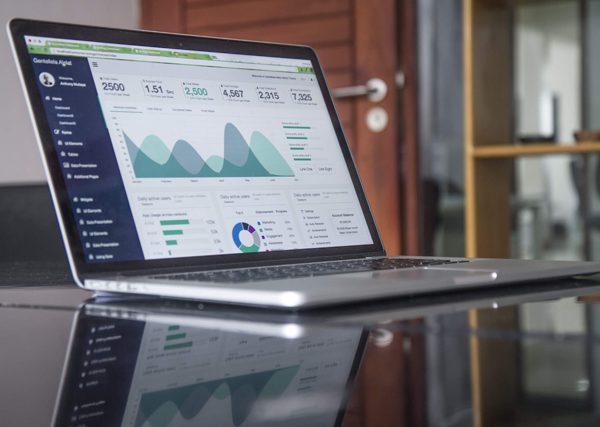 Business strategy session — generic advisory imagery for proposals case